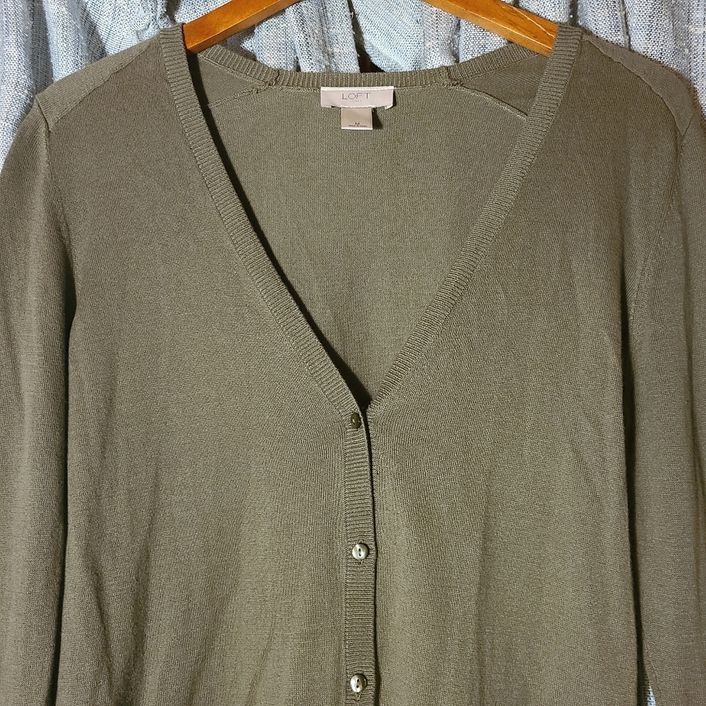 LOFT Olive Quarter Sleeve Cardigan with Grey Pearlescent Buttons size M